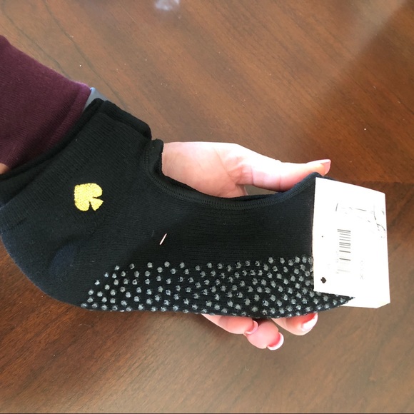 NWT Kate Spade 2 pair anti-slip grip no slow black barre socks - Picture 5 of 7